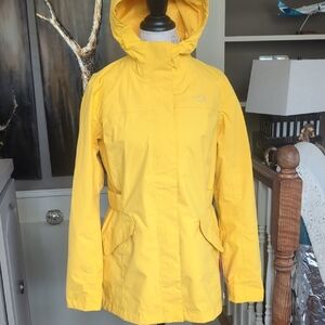The North Face Yellow Women's Hooded Jacket.  NWT P2P 21.5 Length 30